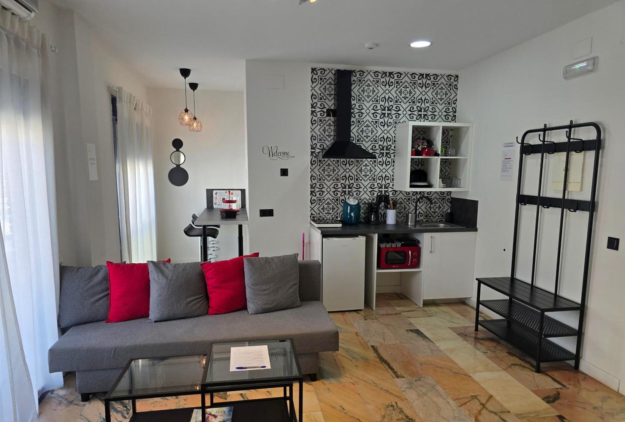Lhome Santa Justa Centro, Seville